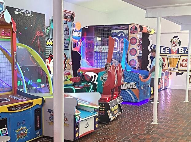 Things To Do Fun-Land Arcade & Snack Bar